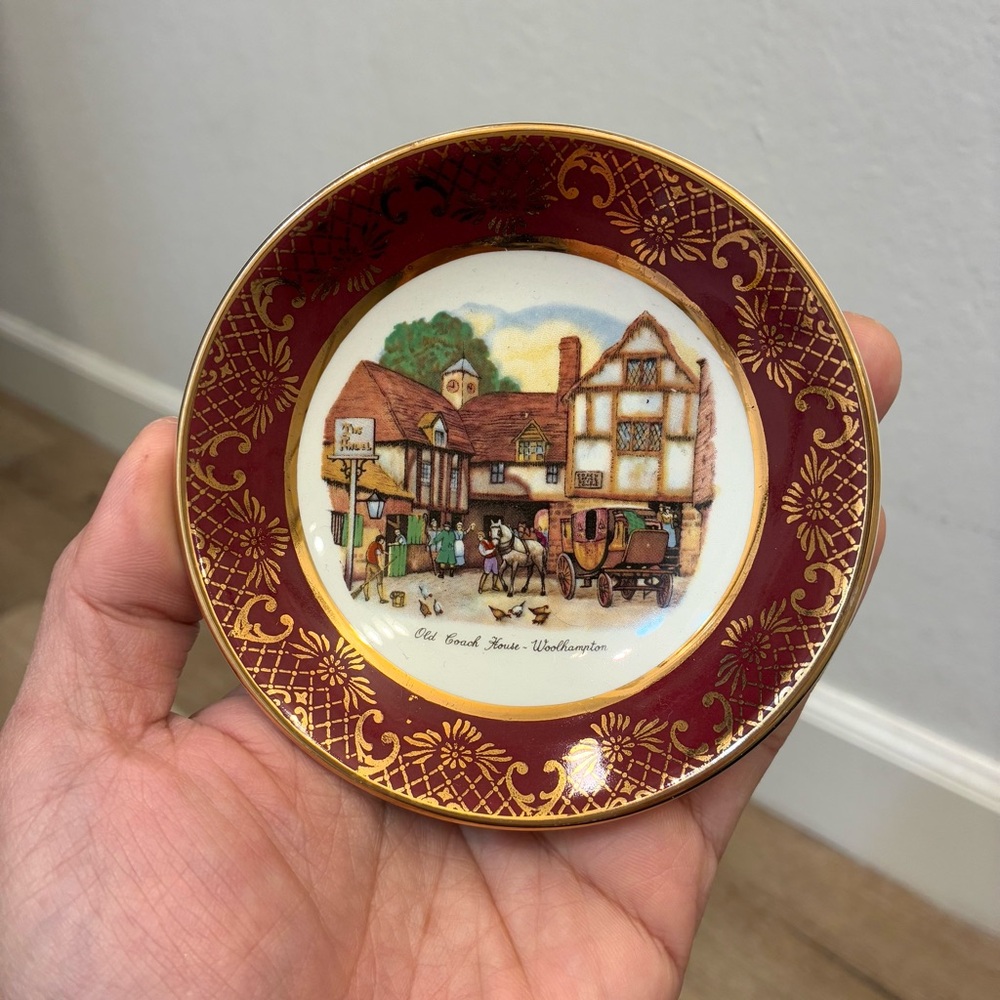 Vintage Weatherby Hanley Royal Falcon Ware “Old Coach House Woolhampton” Plate